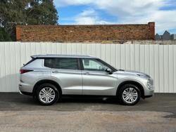 2022 Mitsubishi Outlander LS