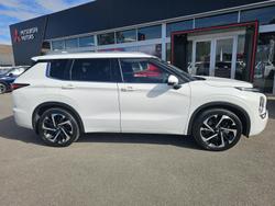 2024 Mitsubishi Outlander Exceed
