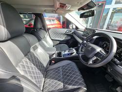 2024 Mitsubishi Outlander Exceed