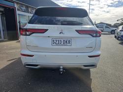 2024 Mitsubishi Outlander Exceed