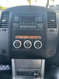 2013 Nissan Navara ST D40 Series 6 4X4 Dual Range Midnight Black