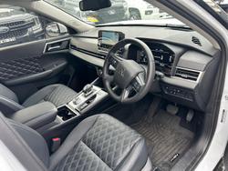 2025 Mitsubishi Outlander PHEV Exceed Tourer