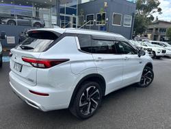 2025 Mitsubishi Outlander PHEV Exceed Tourer