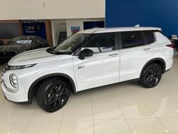 2025 Mitsubishi Outlander PHEV ES