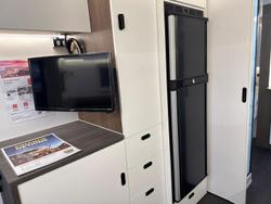 2026 JB Caravans 23'6 Dirt Roader Xtreme Rear Club Save $13,690 Was $136,900