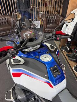 2026 BMW Motorrad R 1300 GS ADVENTURE TROPHY Racing Blue Metallic. (17-08)