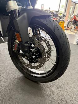 2026 BMW Motorrad R 1300 GS ADVENTURE TROPHY Racing Blue Metallic. (17-08)