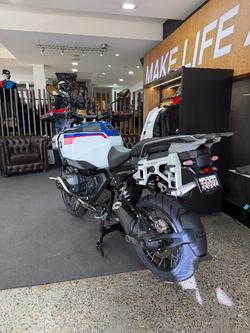 2026 BMW Motorrad R 1300 GS ADVENTURE TROPHY Racing Blue Metallic. (17-08)