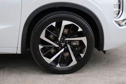 2023 Mitsubishi Outlander Exceed Tourer