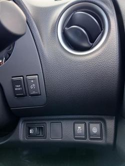 2025 Nissan Navara ST-X
