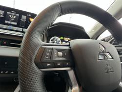 2025 Mitsubishi Outlander PHEV Exceed