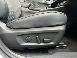 2025 Mitsubishi Outlander PHEV Exceed