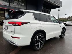 2025 Mitsubishi Outlander PHEV Exceed