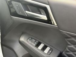 2025 Mitsubishi Outlander PHEV Exceed