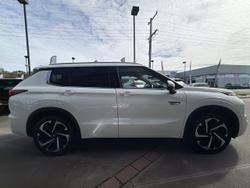 2025 Mitsubishi Outlander PHEV Exceed