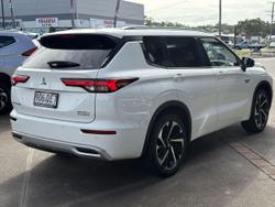 2025 Mitsubishi Outlander PHEV Exceed