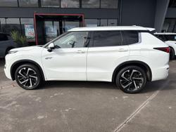2025 Mitsubishi Outlander PHEV Exceed