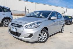 2013 Hyundai Accent Active