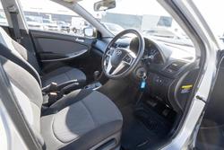 2013 Hyundai Accent Active