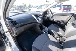 2013 Hyundai Accent Active