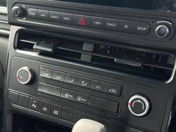 2026 Hyundai STARIA LOAD