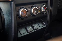 2023 Land Rover Defender 130 D300 SE