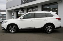 2021 Mitsubishi Outlander LS