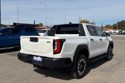 2026 Toyota Hilux SR5 48V