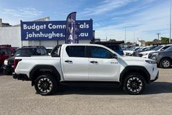 2026 Toyota Hilux SR5 48V