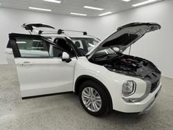 2024 Mitsubishi Outlander LS ZM MY24 AWD White