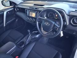 2018 Toyota RAV4 GX ZSA42R Glacier White