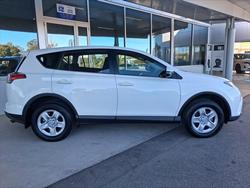 2018 Toyota RAV4 GX ZSA42R Glacier White