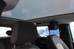 2025 Volkswagen ID. Buzz Pro BEV560