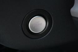 2025 Volkswagen ID. Buzz Pro BEV560