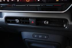 2025 Volkswagen ID. Buzz Pro BEV560