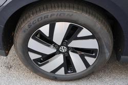 2025 Volkswagen ID. Buzz Pro BEV560