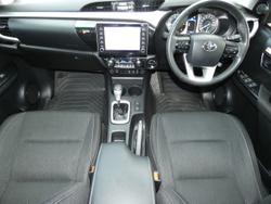 2023 Toyota Hilux SR5