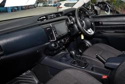 2023 Toyota Hilux SR