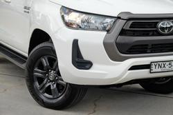 2023 Toyota Hilux SR