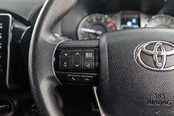 2023 Toyota Hilux SR
