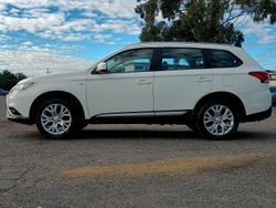 2020 Mitsubishi Outlander ES