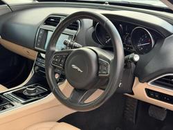 2016 Jaguar XE 20t Prestige