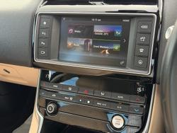2016 Jaguar XE 20t Prestige