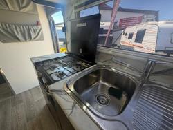 2022 Sunfinder Caravans 18.6 semi off road