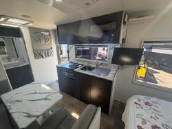 2022 Sunfinder Caravans 18.6 semi off road