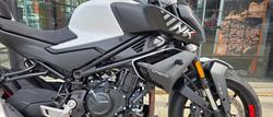 2024 CFMOTO 450 NK WHITE