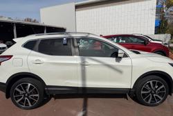 2017 Nissan QASHQAI Ti
