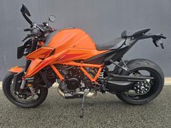 2025 KTM 1390 Super Duke R Super Duke Orange