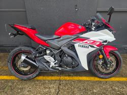 Yamaha YZF-R3 ABS
