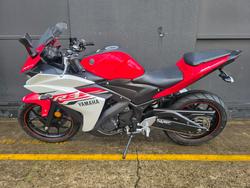 2015 Yamaha YZF-R3 ABS RED